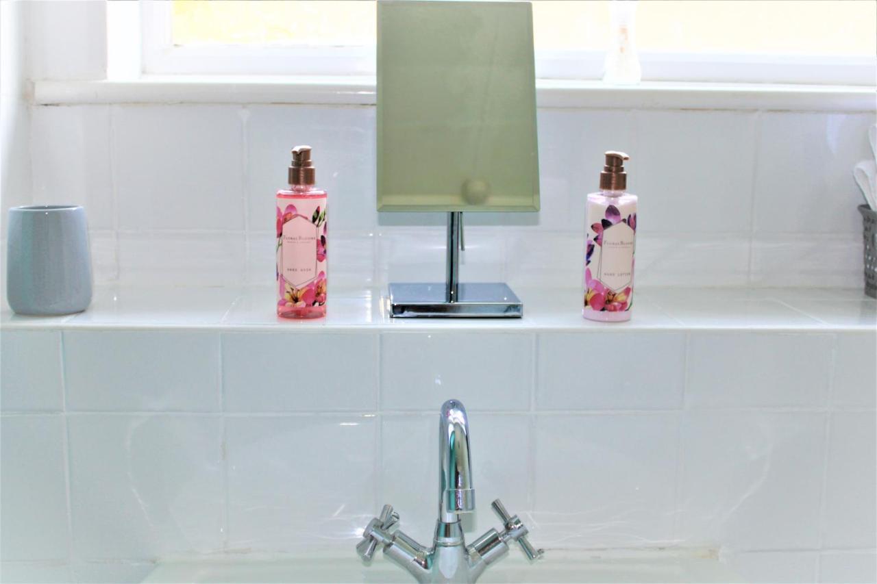Homely And Budget Friendly 3 Bed House Sleeps 6 Free Parking! Milton Keynes Eksteriør bilde