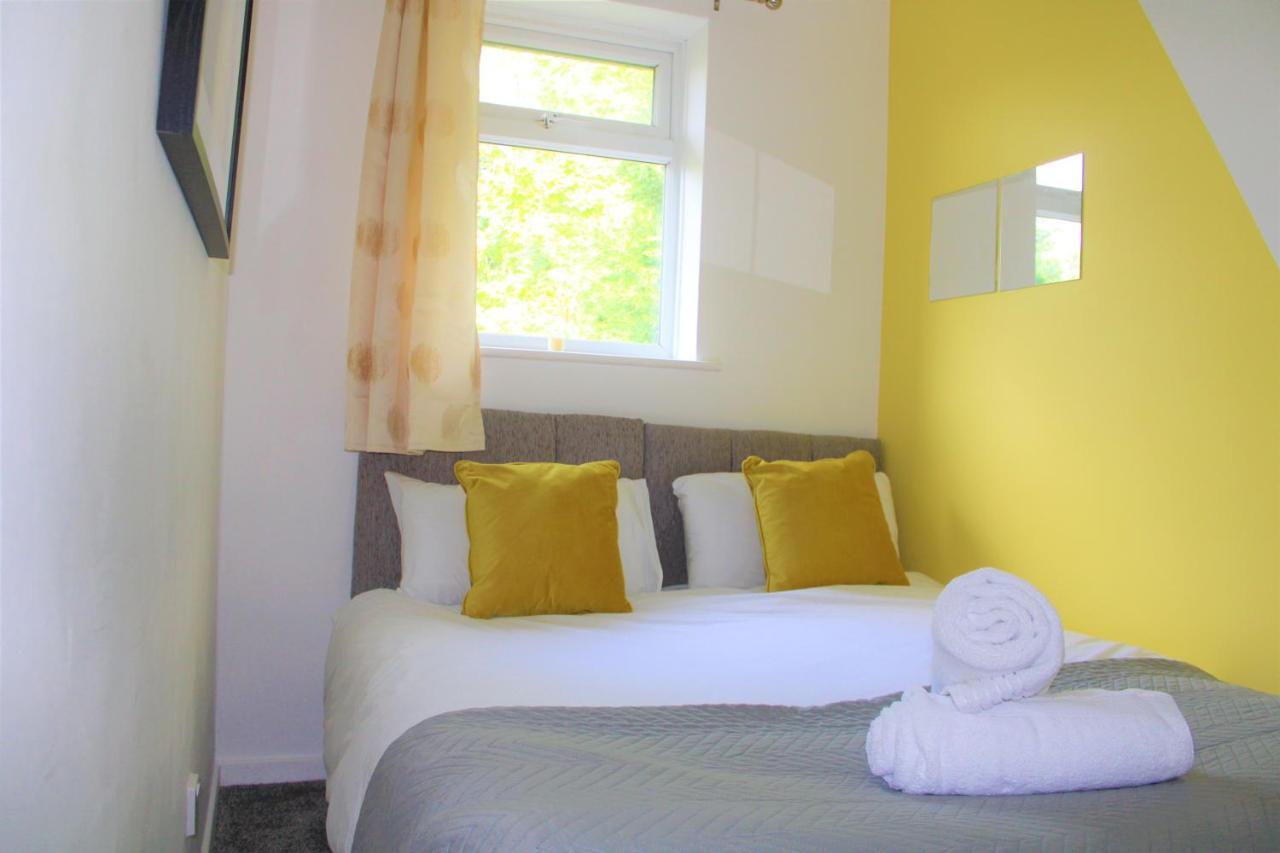 Homely And Budget Friendly 3 Bed House Sleeps 6 Free Parking! Milton Keynes Eksteriør bilde