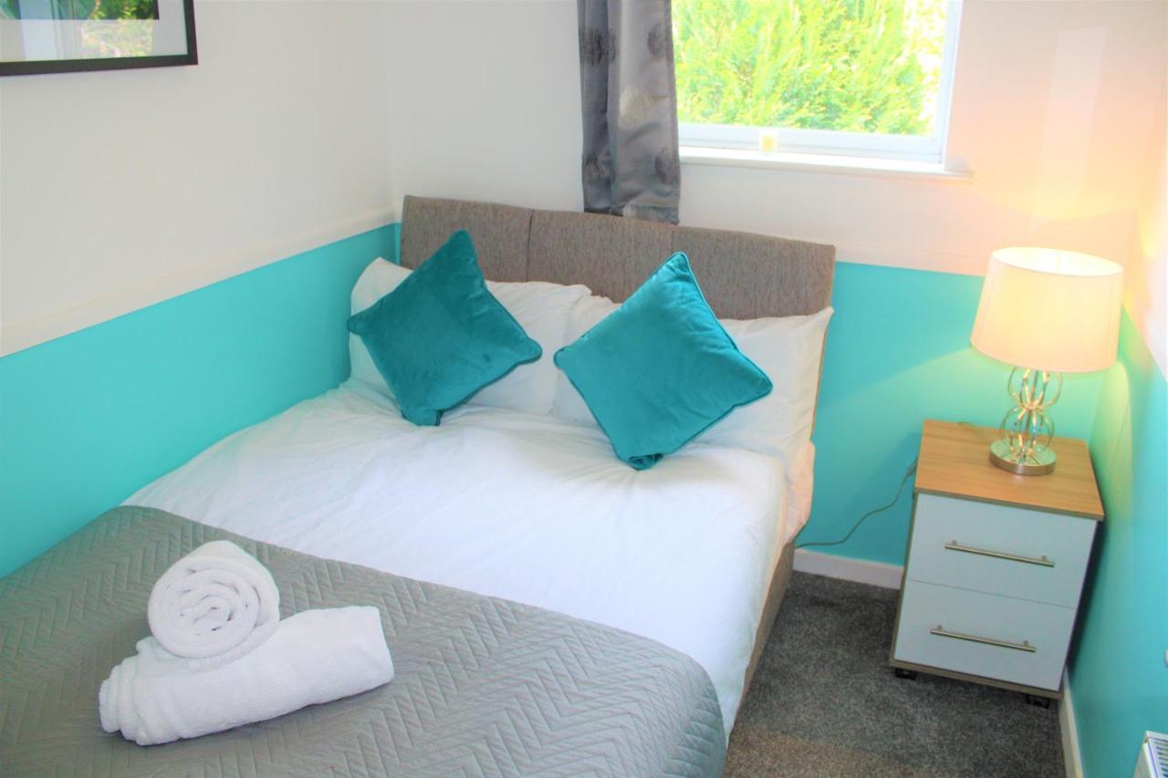 Homely And Budget Friendly 3 Bed House Sleeps 6 Free Parking! Milton Keynes Eksteriør bilde