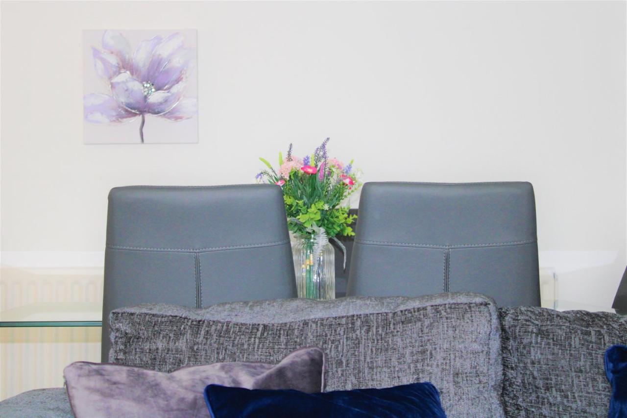 Homely And Budget Friendly 3 Bed House Sleeps 6 Free Parking! Milton Keynes Eksteriør bilde