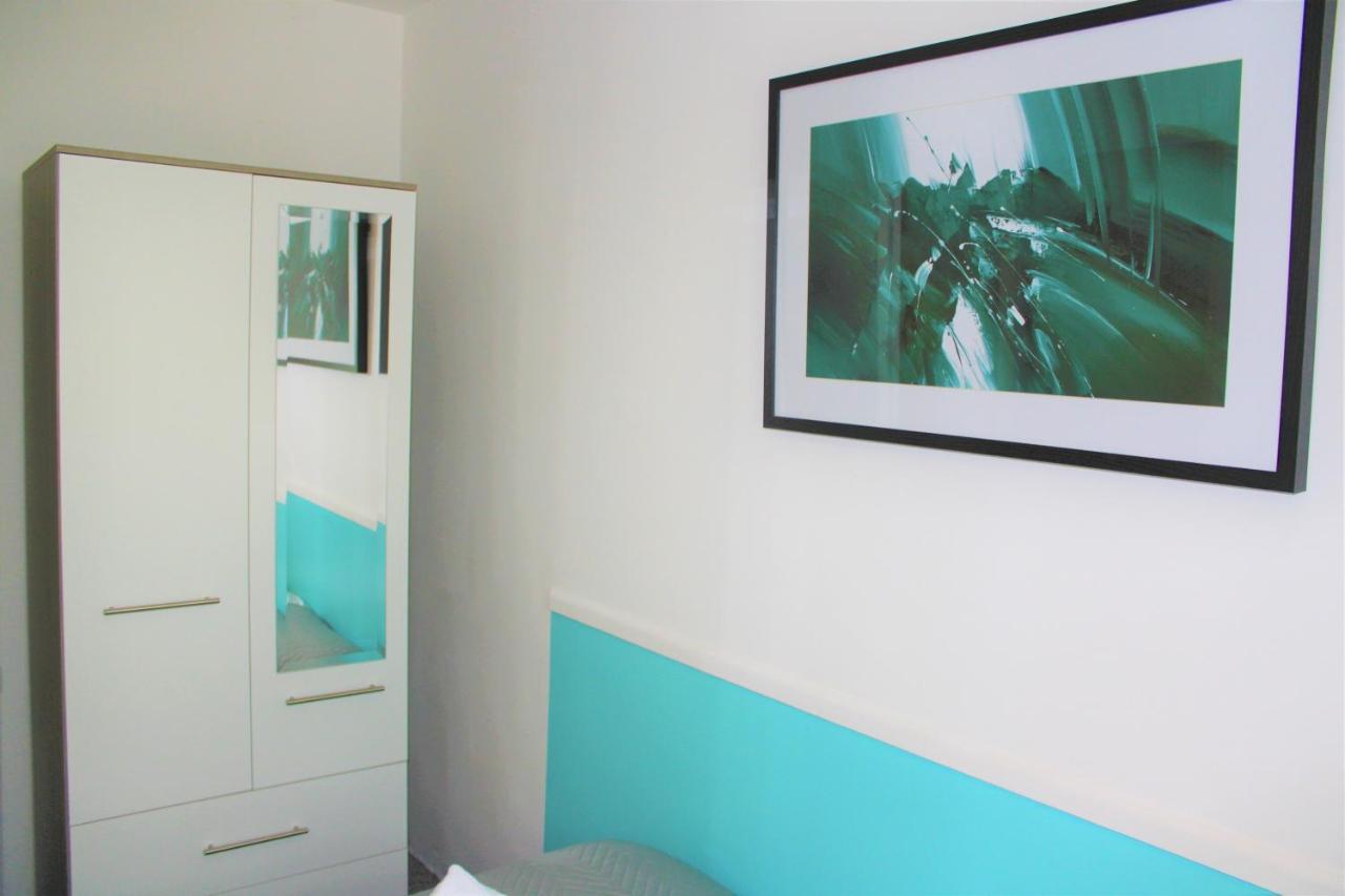 Homely And Budget Friendly 3 Bed House Sleeps 6 Free Parking! Milton Keynes Eksteriør bilde