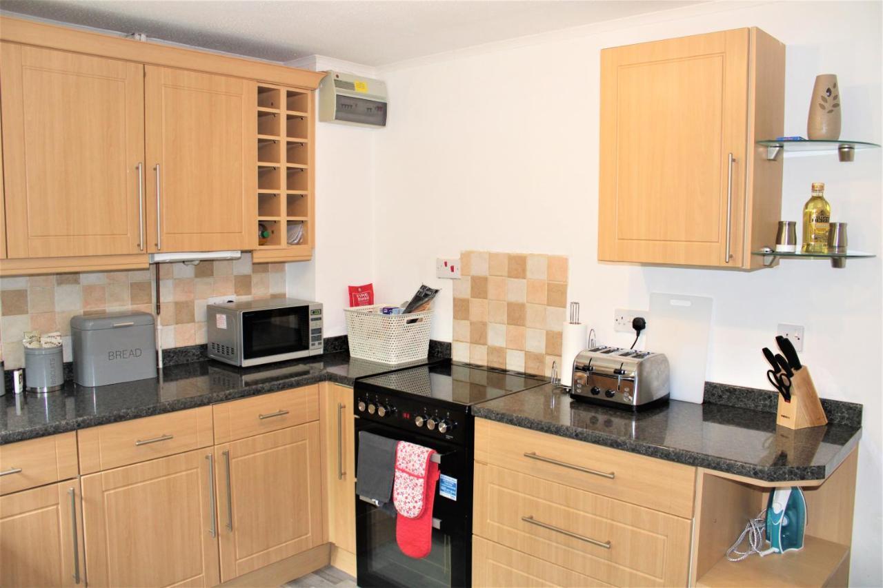 Homely And Budget Friendly 3 Bed House Sleeps 6 Free Parking! Milton Keynes Eksteriør bilde